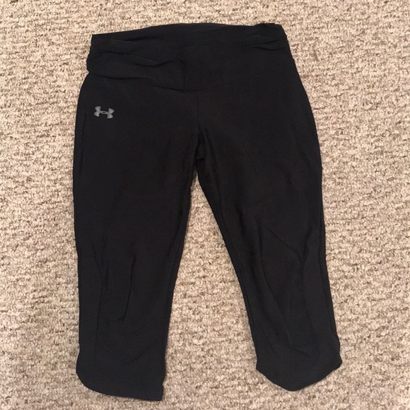 {DONATED} Black Under Armour Leggings cropped - Picture 2 of 3